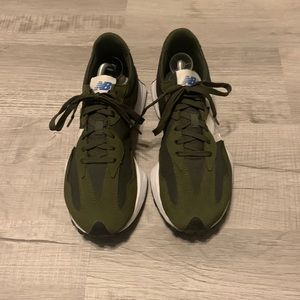 New Balance 327 Olive Mens Size 10.5